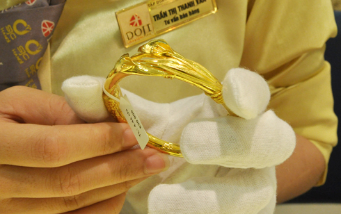 giá vàng trong nước đảo chiều đi xuống