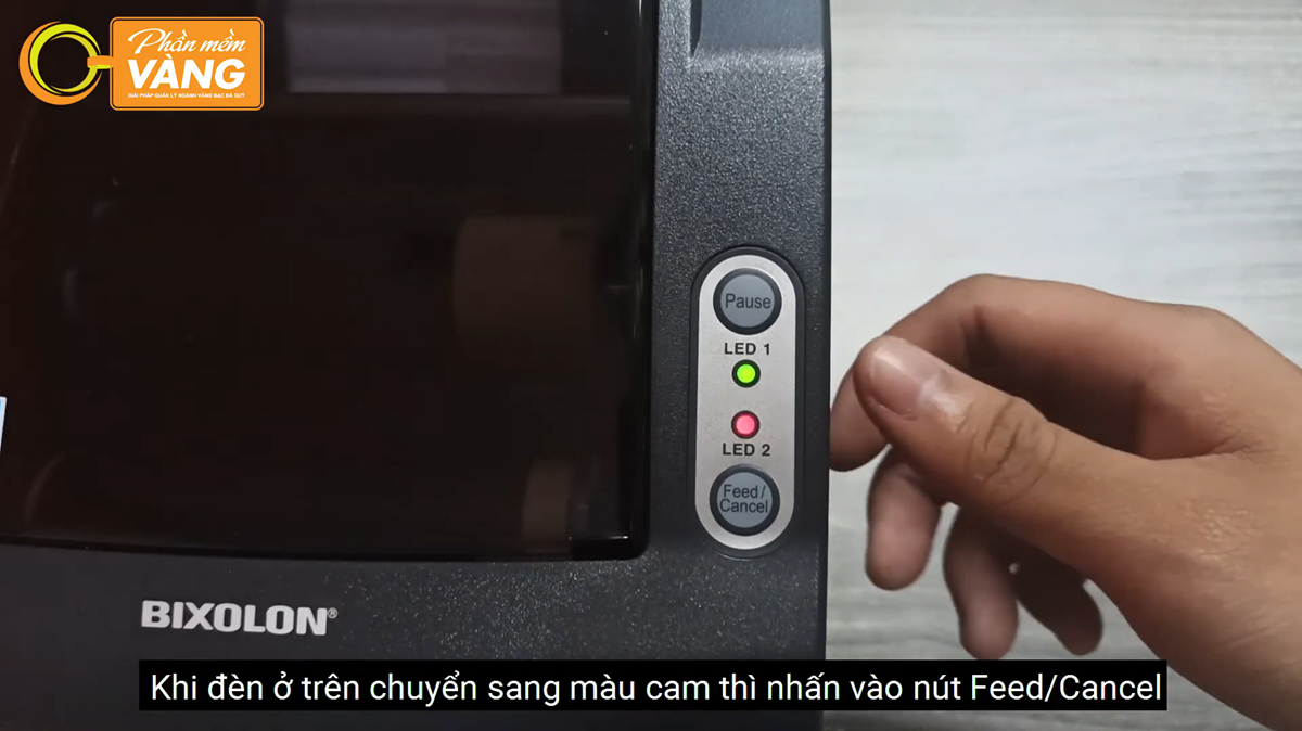 Thao tác để máy in tem Bixolon nhận dạng tem (feed máy) - Phần Mềm Vàng