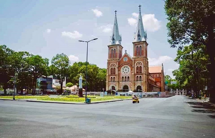 Giãn cách xã hội tại Sài Gòn